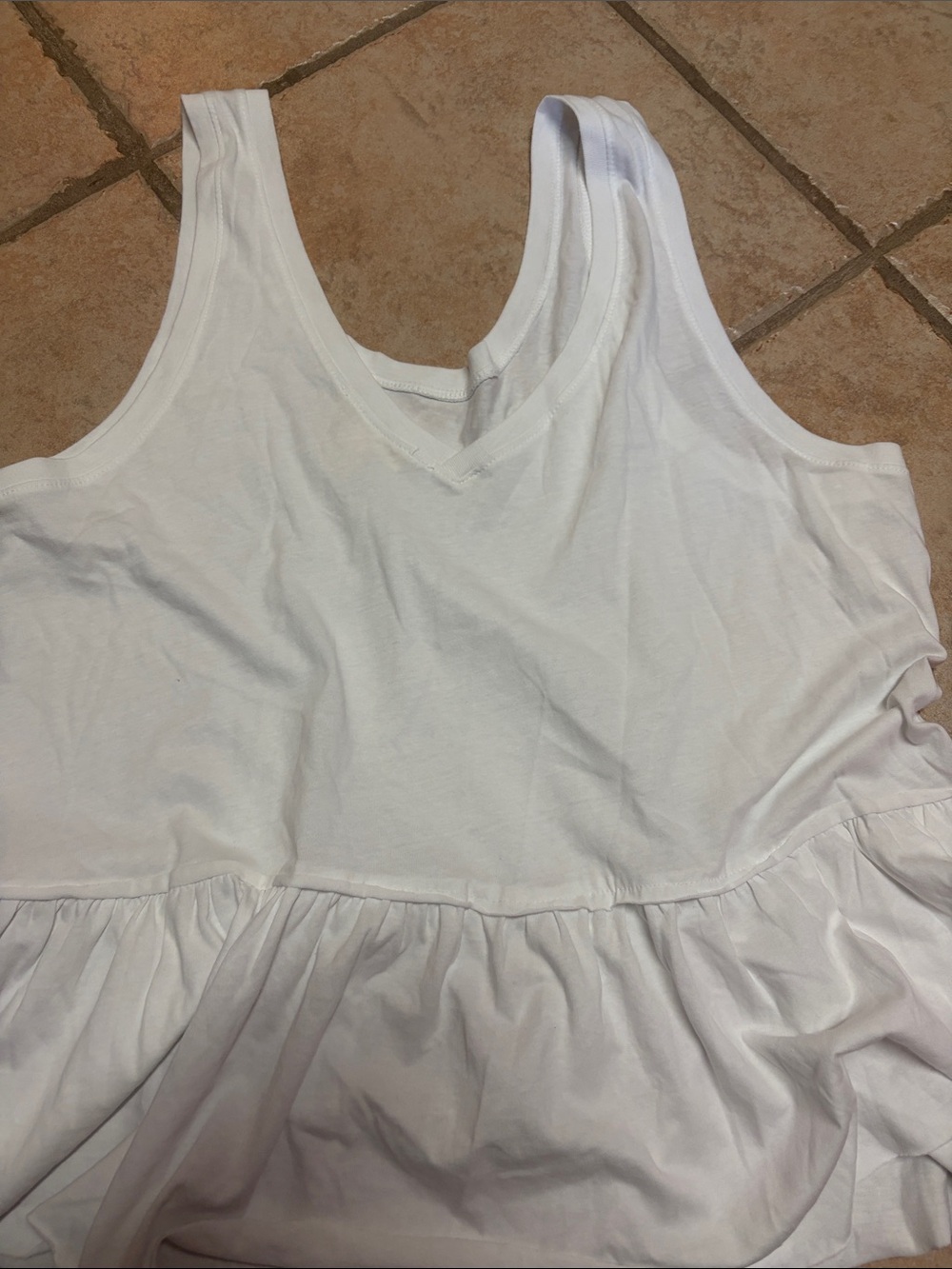 C.Women's White Ruffle-Hem Tank Top - Picture 3 of 3